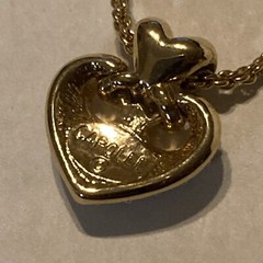 NWT Carol Lee Heart Goldtone Carolee Necklace Nice Chain Nice Detailed Pendant