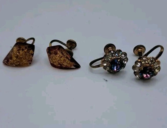 Vtg Lot (2) Pairs Clip Twist On Earrings Gold Tone Fleck Resin Aurora Borealis