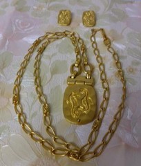 Vintage Signed Liz Claiborne LCI Sea Horse Mirror Necklace Earrings Set