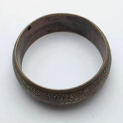 Vintage 1950s Floral Embossed Brass Plated Copper Bangle Bracelet 8″ Mid Century