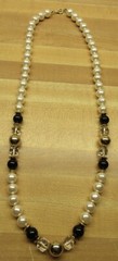 VTG 25″ gold tone metal off white faux pearl black clear bead strand Necklace