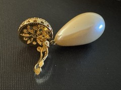 Vintage 1980s Faux Pearl Drop Clip On Earrings Large Gold Tone Runway Statement