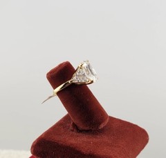Vtg Sz 7 Ring Oval Triangle Cubic Zirconia 18KGE Gold Electroplate Jewelry USA