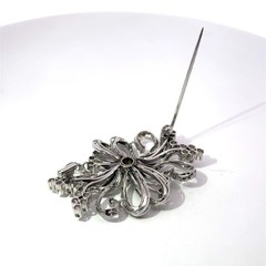 18k White Gold Natural Diamond Vintage Brooch Pin