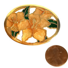 Vintage Gold Tone Enamel Lilies Oval Flower Brooch Pin Unsigned 2 Inch EUC