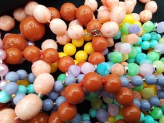7 LOT A VINTAGE ESTATE COLORFUL MIXEED VARIETY BEADED STRUNG NECKLACES 1 KNOTTED