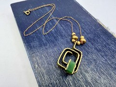 Vintage Brutalist Asymmetrical Square Spiral Green Gemstone Necklace 16” DbG W