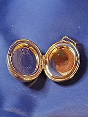 Vtg Carved Cameo Locket Pendant, 1” Oval, Gold Tone, Wonderful Condition