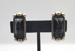 Vtg Mexico Silver Carved Onyx Tribal Mask Earrings Screw Back 1.25″