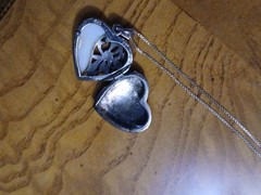 VINTAGE THAI Sterling Silver Mother of Pearl Markasite Heavy Locket 18” Chain