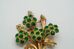 Vintage 8cm Gold Tone Green Rhinestone Flower Brooch Large JB39
