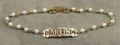 Vtg 1960s DARLING Plaque FAUX PEARL LINK BRACELET NOS Sweetheart Jewelry 8.25″