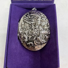 Vintage Revlon Heirloom Solid Perfume Locket Pendant Necklace Silver Tone In Box