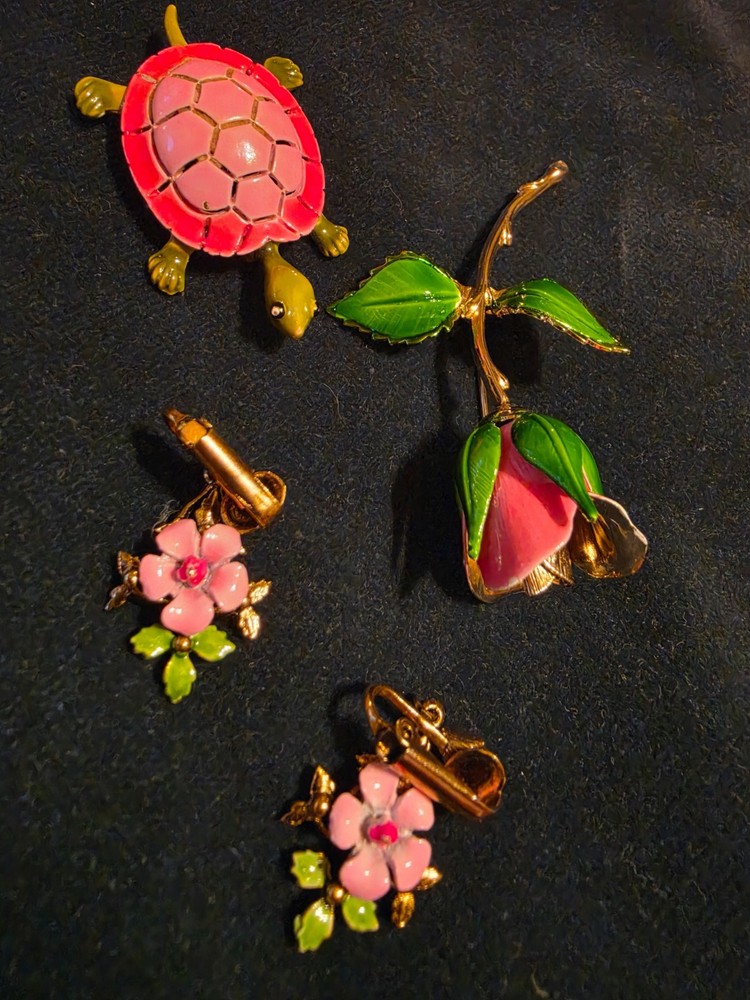 Mother’s Day Vintage Jewelry Red Charms Giovanni Rose Crystal Rhinestone