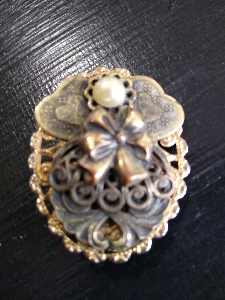 Vintage 1998 Signed Jane AOL (Angels of Love) Faux Pearl Pin