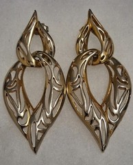 VTG segmented gold/silver-tone dangle drop earrings, teardrop, intricate cutout