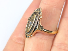 Avon Kensington Gold tone Rhinestone Ring Victorian Revival Size 8.5 Vtg 1976