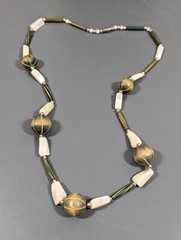 Vintage Boho Neckalce Green Carved Style Wood Cream Shell Bead Necklace 24 in