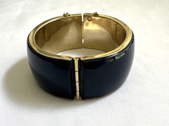 Vintage Navy Blue & Gold-Tone 1-Inch Thick Hinged Bangle Bracelet with Safety Ch