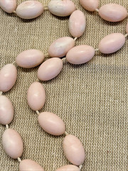 Vintage 1970s-1980s Light Pink Plastic Oval Barrel Bead Necklace