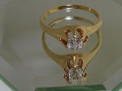 VINTAGE 14K SOLID GOLD APPROX. 1/4 CTW BRILLIANT DIAMOND RING! SZ 4.75