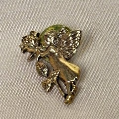 Vintage Girl Angel Fairy Hugging Rose Pin Gold Tone A16 Jewelry