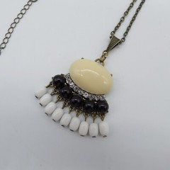 Ivory Color Cabochon Pendant Necklace Boho Cute Everyday Wear 18″