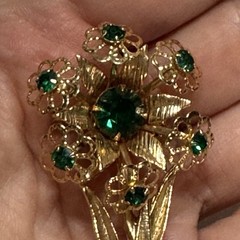 Vtg Green Rhinestone Brooch Pin Gold Tone Open Work Metal Floral Flower Grandma