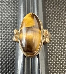 Vintage 10k Filled Toned Yellow Honey Brown Tigers Eye Oval Ring Boho Size 4.5