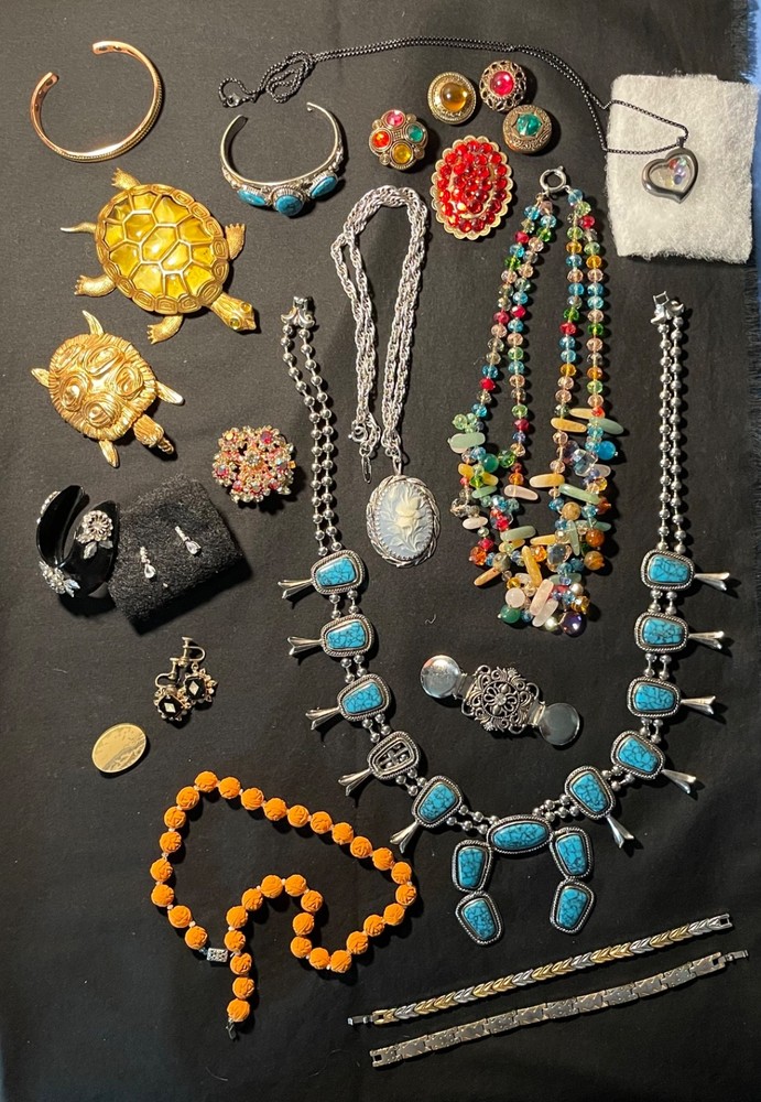 Vintage Jewelry 18 Pieces/Set – Squash Blossom, Erwin Pearl +
