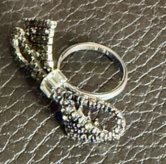 Vintage Juicy Couture YJRU2449 Black Crystal Pavé Bow Ring Sz.8 w/Box Y2K GOTH