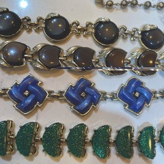 Lot 4 Vintage Thermoset Jewelry Pieces 1 Necklace 3 Bracelets