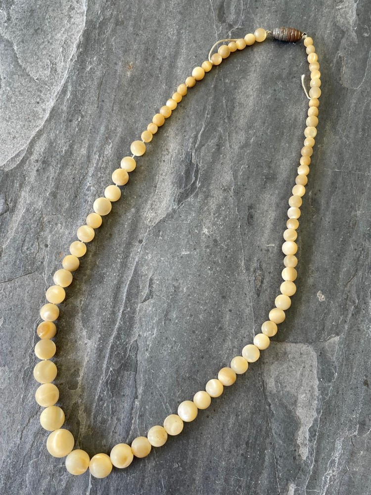 Vintage Necklace Graduated Yellow Natural Stone Onyx Beaded Estate Old Elegant