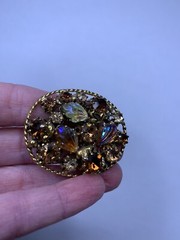 Aurora boreal brooch pin carved shells prong set Signed￼ Australia Browns C4￼
