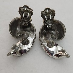 Vintage 1970s LISNER Floating Silver Tone Feather Clip On Earrings FORMAL RETRO