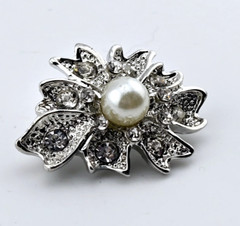Rhinestone Pearl Small Brooch Pin 1″ x 1.5″ Silvertone