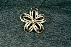 BR27 – Vintage Brooch, Pin, Costume Jewelry, Silver Toned, Flower, 2 inches