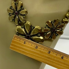 VINTAGE ? BRASS OR METAL ALLOY PINK GLASS TRIPLE FLOWER BEAD NECKLACE