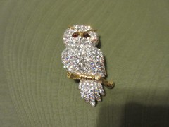 WOW Joan Rivers Crystal Snowy Owl Brooch Pin Gold tone AB Rhinestones Topaz Eyes