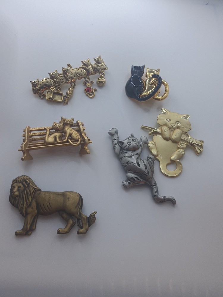 Vintage JJ Jonette & AJC Cat Lion Brooch Lot Pewter Gold Tone Novelty Pins