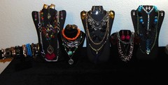 Vintage & Modern Assorted Jewelry lot- very nice!