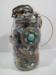 1.75 lbs Mystery Jewelry Lot VTG to Now All Wearable Necklaces~JAR NOT INCLUDED