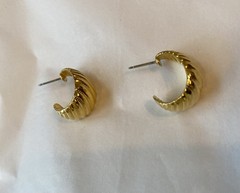 Vintage Gold Toned Seashell Style Women’s Earrings