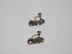 B42-VINTAGE SCREWBACK EARRINGS~SILVER TONE/PRONG SET STONES~CLASSIC