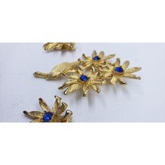 Vintage 18K Gold Plated Flower Brooch Earrings Set Blue Rhinestone Floral