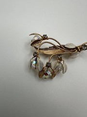 Antique Gold Tone Flower Rhinestone Brooch 6cm BB9