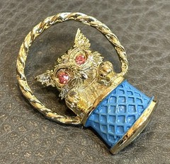 Gerry’s Vintage Kitten Cat Blue Enamel Basket Pin Pink Rhinestone Eyes Gold Tone