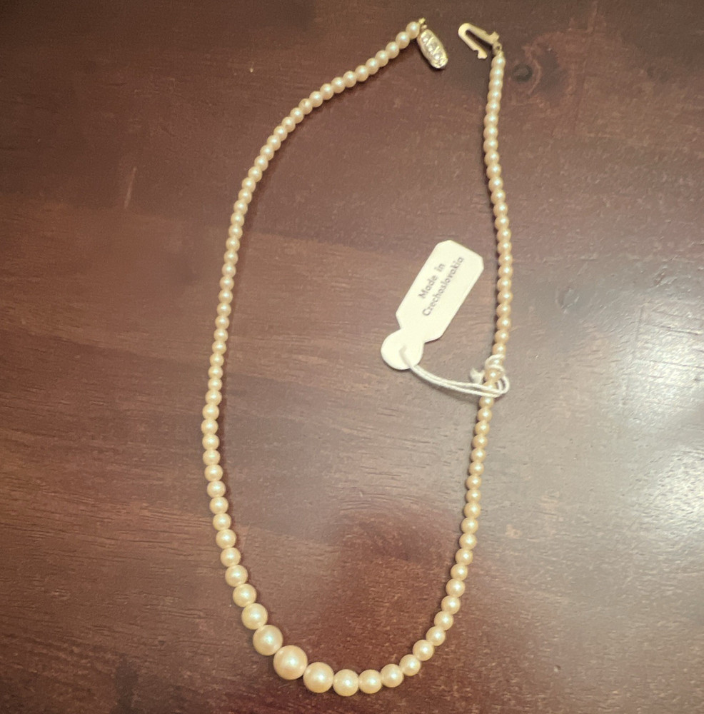 NEVER WORN Imitation Pearl Beaded Necklace Strand, Made in Czechoslovakia