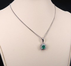 Vintage 0.30ct Colombian Emerald 0.18ct Diamond Platinum Chain Necklace