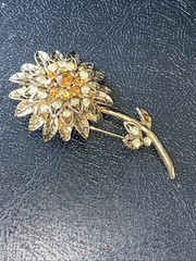Vintage 1960’s Amber/Clear Rhinestone Goldtone Flower Brooch Pin w/ Secure Clasp